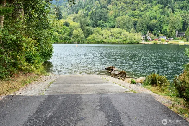 a view of a lake with outdoor space