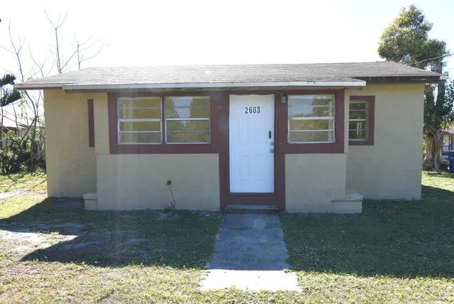 $1,400 | 2603 Booker Street, Fort Pierce, FL 34947