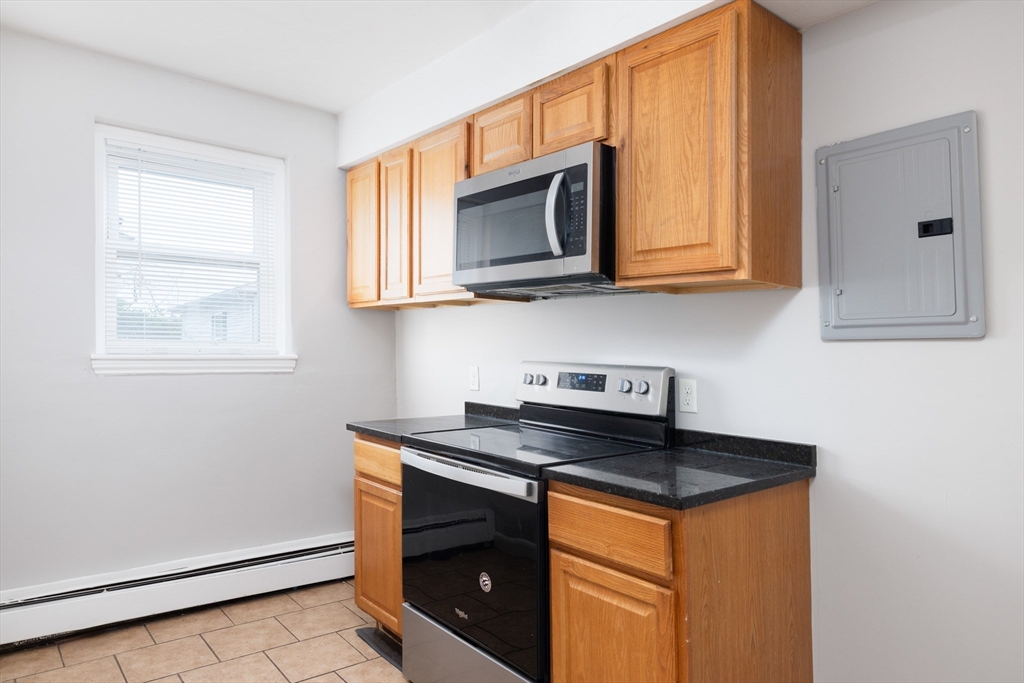 77 Green Street Lynn, MA 01902 - Photo 10 of 12