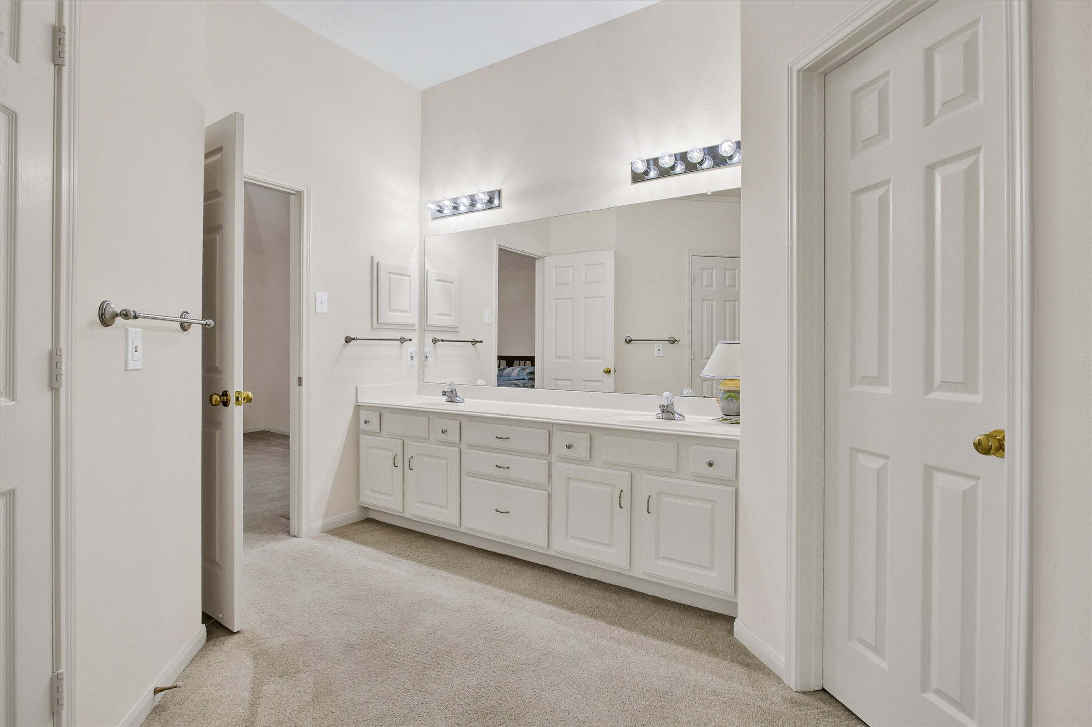 6031 Skyhaven Lane Spring, TX 77379 - Photo 19 of 33 Plenty of room in the Primary Bath area.