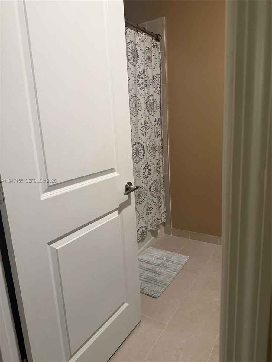 11094 West 33rd Way Hialeah, FL 33018 - Photo 12 of 15