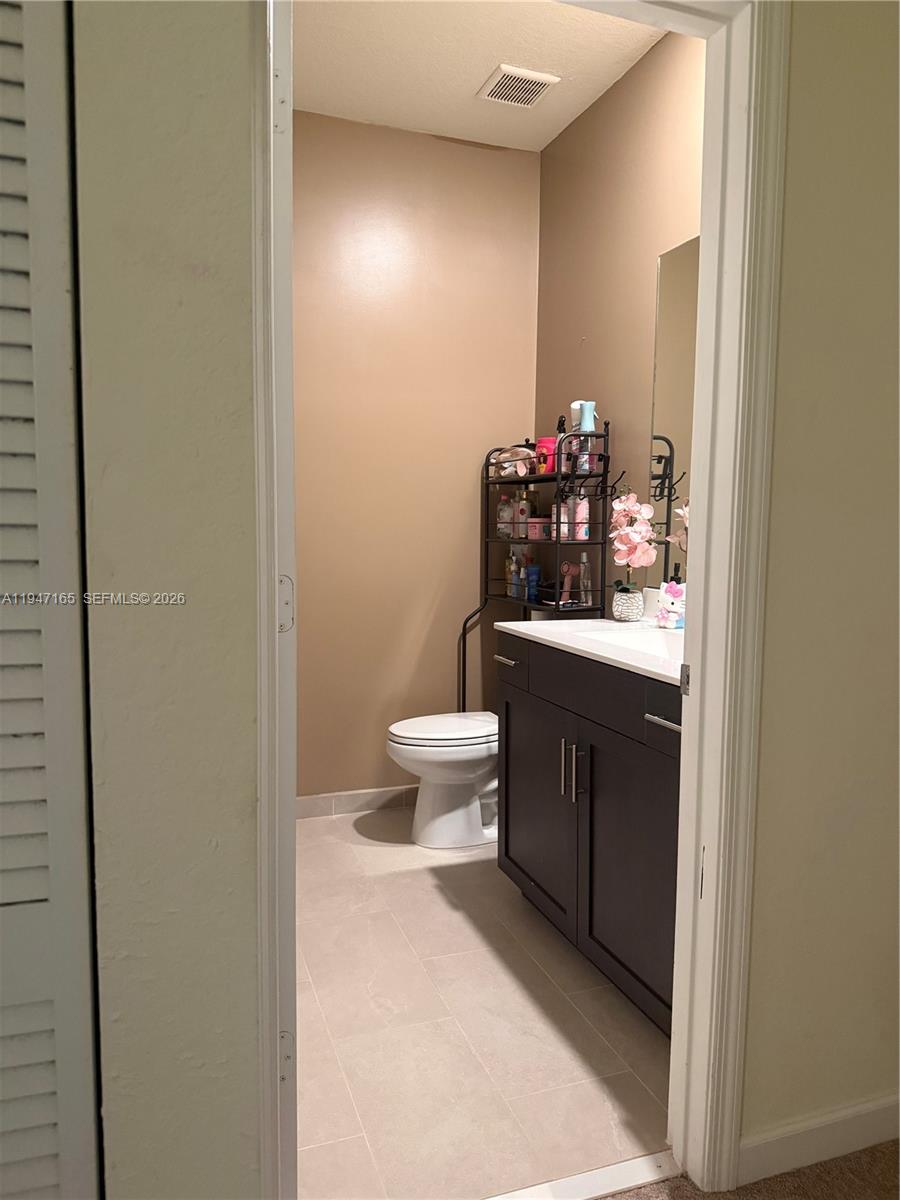 11094 West 33rd Way Hialeah, FL 33018 - Photo 13 of 15