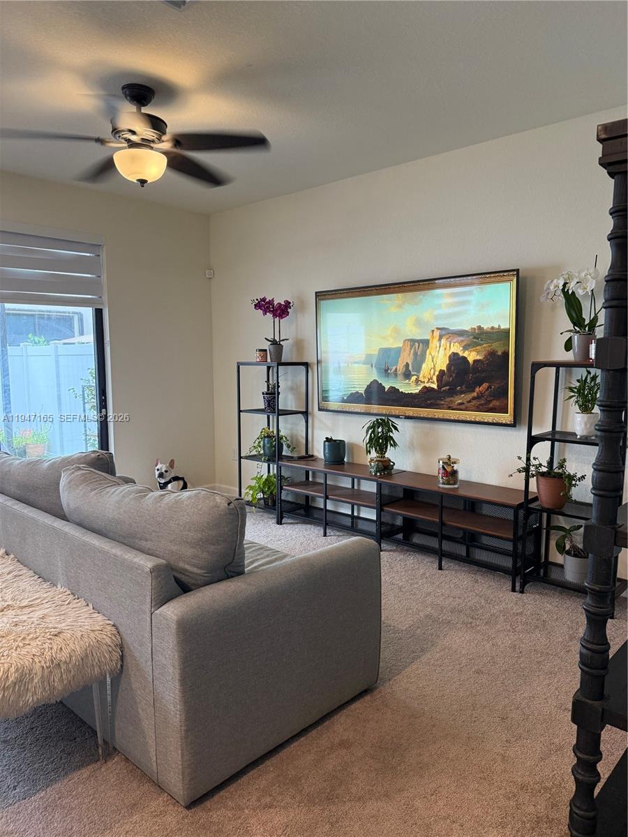 11094 West 33rd Way Hialeah, FL 33018 - Photo 3 of 15