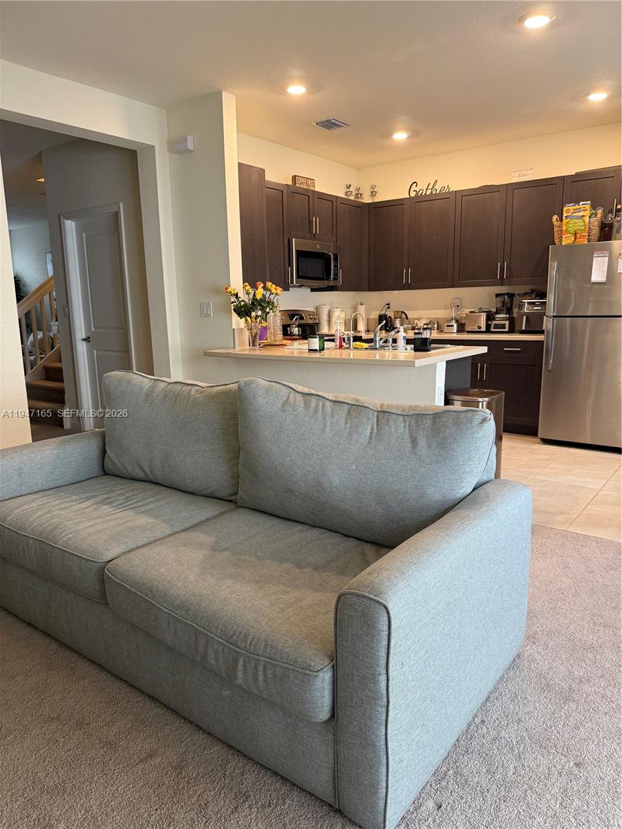 11094 West 33rd Way Hialeah, FL 33018 - Photo 4 of 15