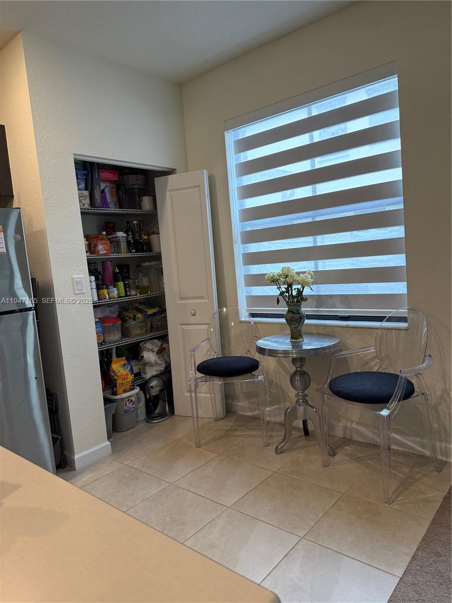 11094 West 33rd Way Hialeah, FL 33018 - Photo 5 of 15