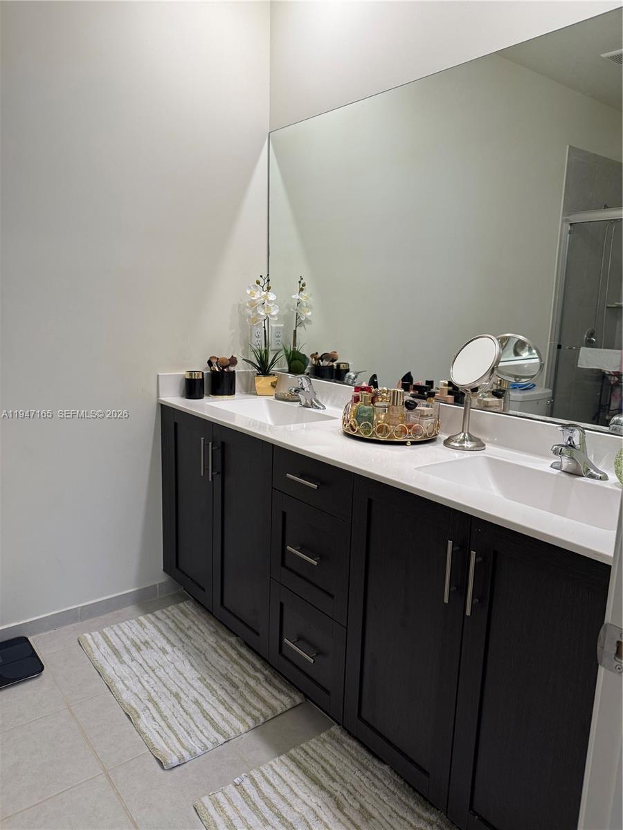 11094 West 33rd Way Hialeah, FL 33018 - Photo 10 of 15