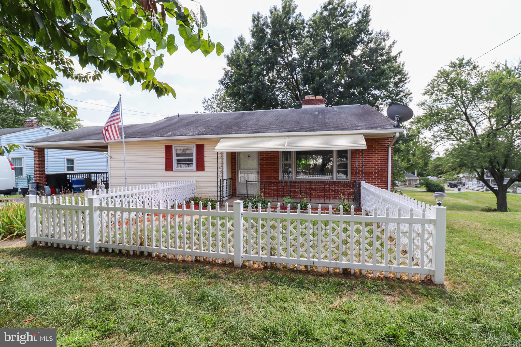 1302 Whiteford Road York, PA 17402 - Photo 4 of 49 Gallery Image 4