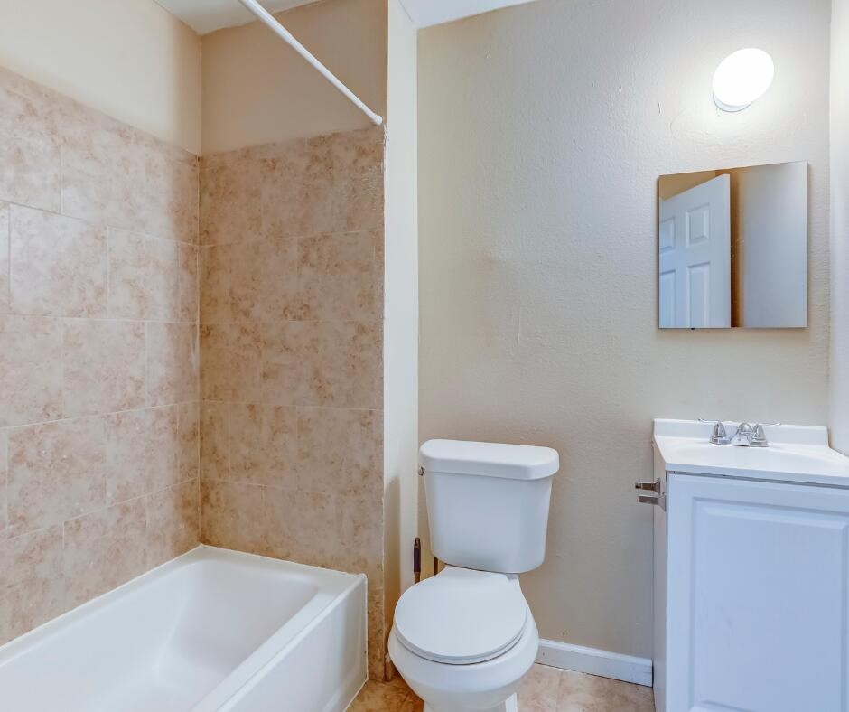 15000 Greenfield Road, Unit : 10 Detroit, MI 48227 - Photo 5 of 10