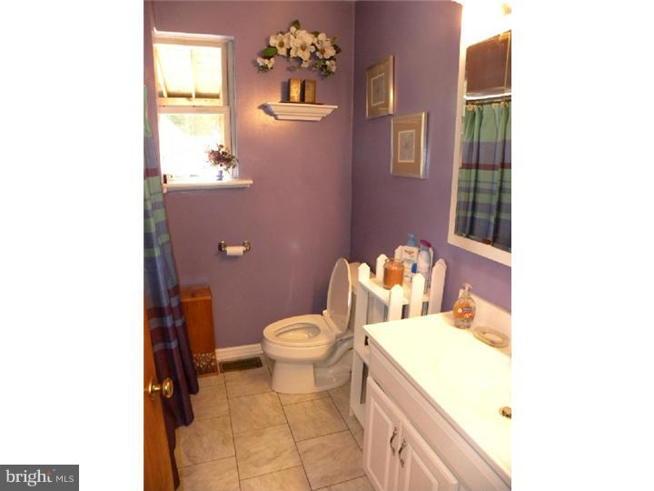 887 B Concord Road Aston, PA 19014 - Photo 19 of 25 Bathroom
