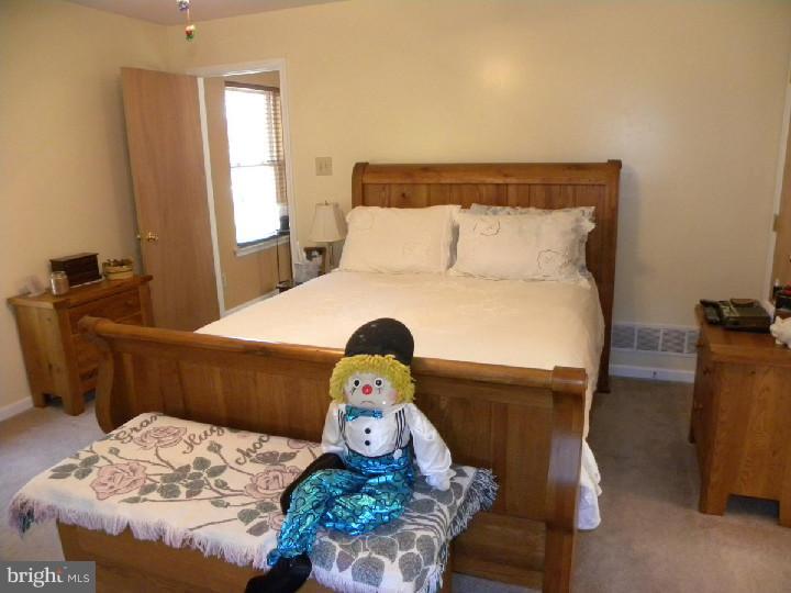 887 B Concord Road Aston, PA 19014 - Photo 5 of 25 Master Bedroom