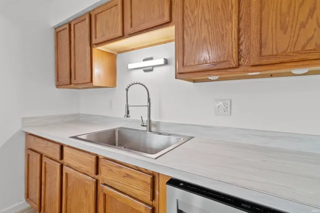 $199,900 | 202 West South I Street, Gas City, IN 46933