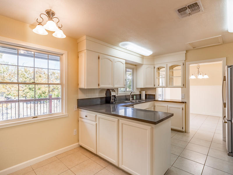 22200 Lone Tree Road Anderson, CA 96007 - Photo 3 of 22 21 Kitchen