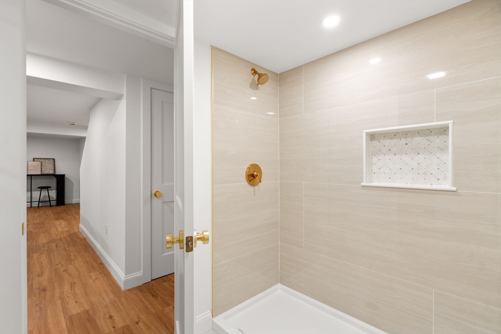 8 Everett Street Wakefield, MA 01880 - Photo 9 of 15