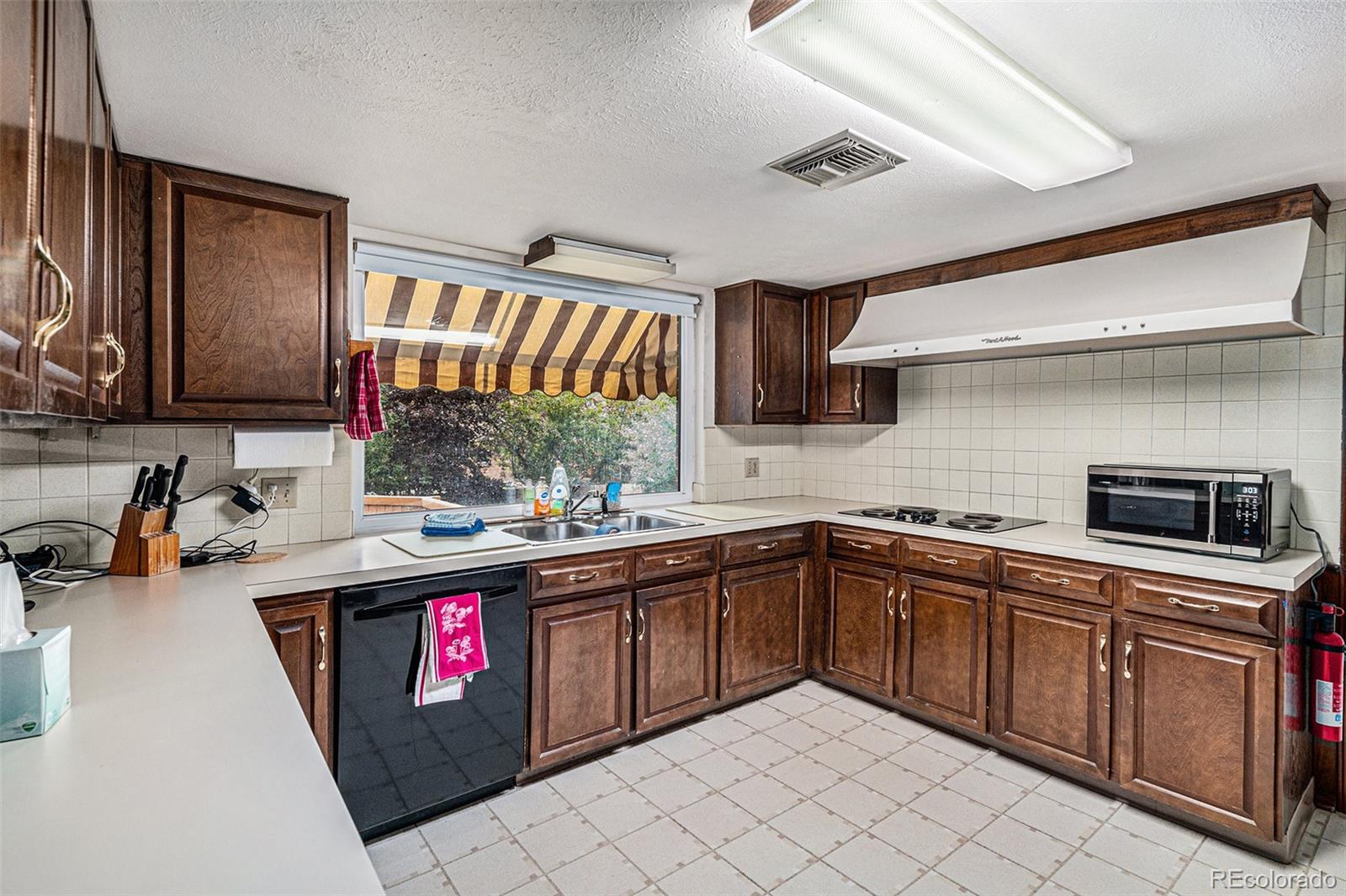 4043 South Olive Street Denver, CO 80237 - Photo 9 of 24