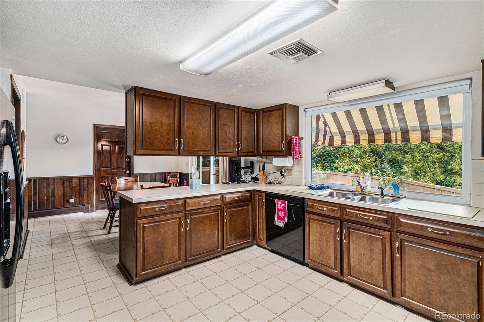 4043 South Olive Street Denver, CO 80237 - Photo 10 of 24