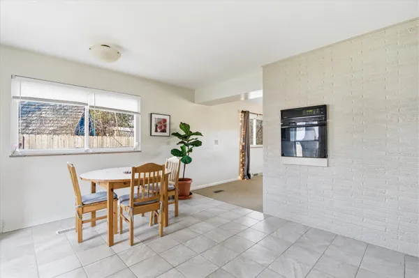 $3,400 | 2220 East Stadium Boulevard, Ann Arbor, MI 48104