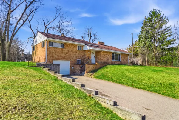 $3,400 | 2220 East Stadium Boulevard, Ann Arbor, MI 48104