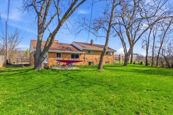 $3,400 | 2220 East Stadium Boulevard, Ann Arbor, MI 48104