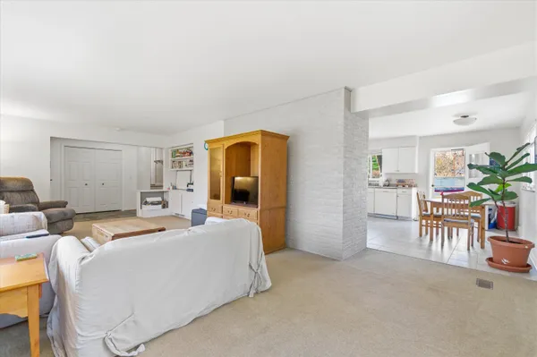 $3,400 | 2220 East Stadium Boulevard, Ann Arbor, MI 48104