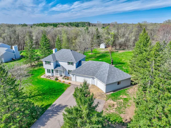 $549,900 | 922 Ridge Pass, Hudson, WI 54016