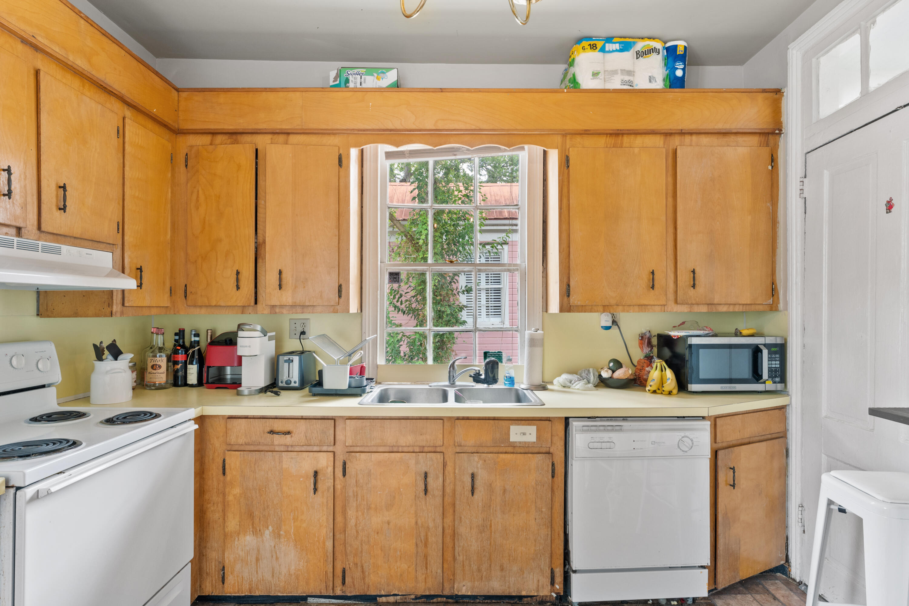 102 Logan Street Charleston, SC 29401 - Photo 35 of 41 102 Logan St By KeenEye Marketing