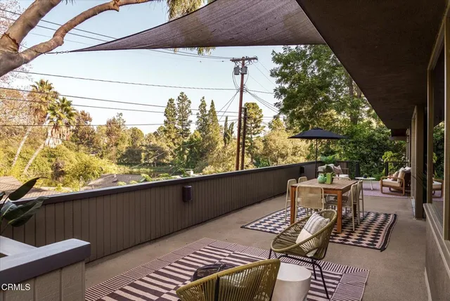 a view of outdoor space yard and patio