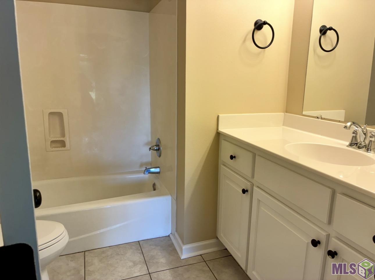 10205 Lake Ridge Avenue Gonzales, LA 70737 - Photo 8 of 10 Primary Bathroom