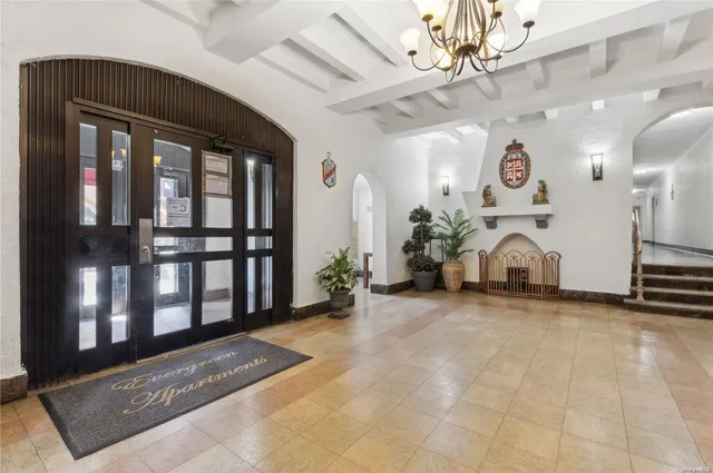 $250,000 | 37-21 80th Street, Unit 3M | Jackson Heights