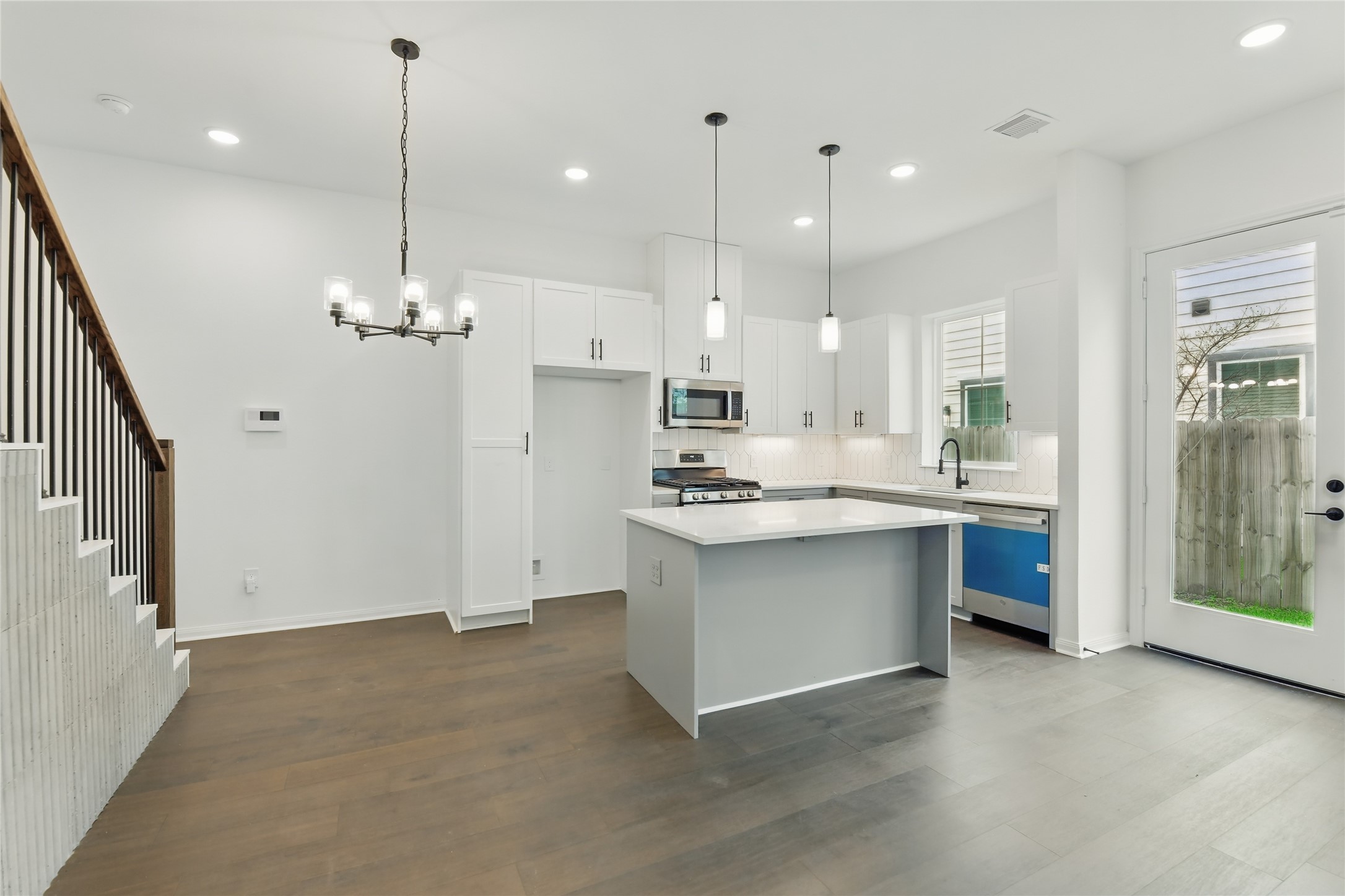 9902 Clark Road, Unit I Houston, TX 77076 - Photo 9 of 47