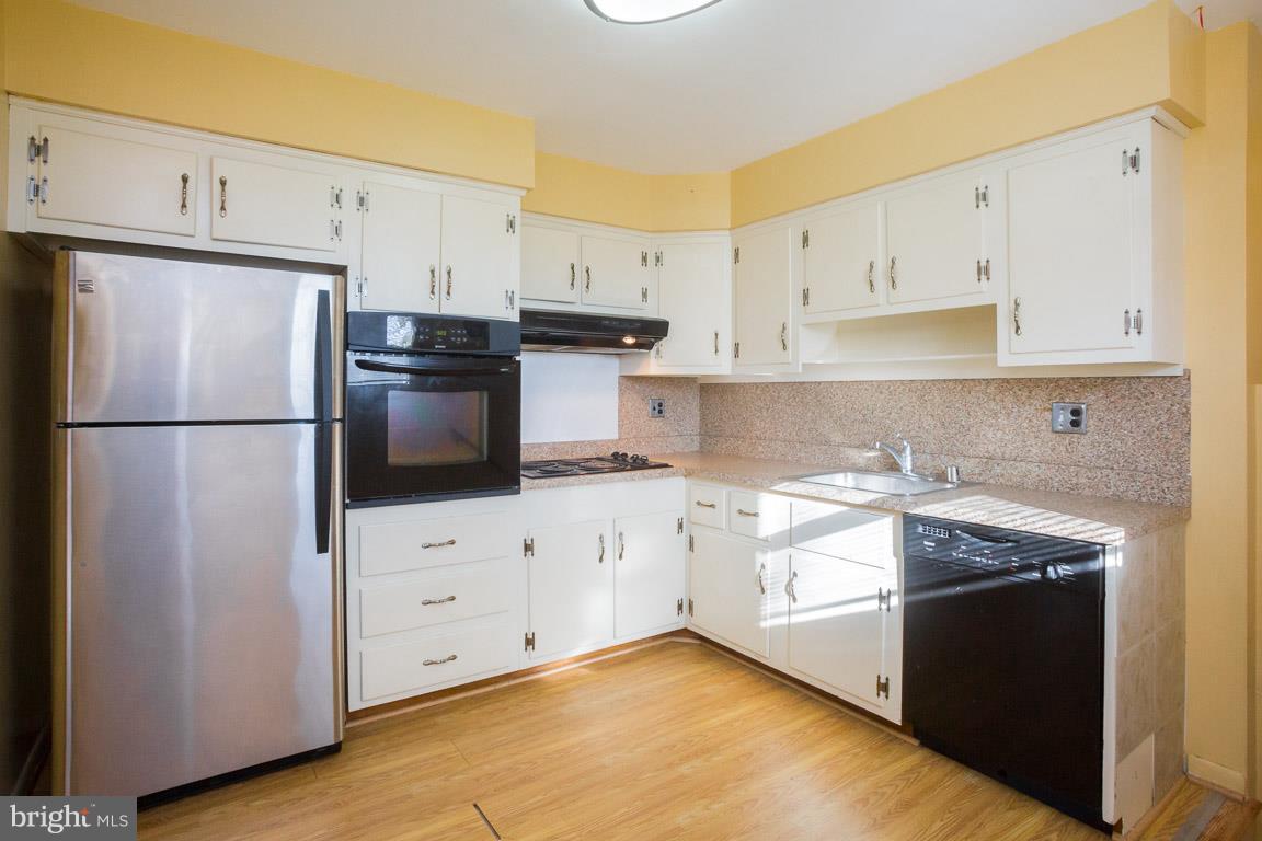 3707 Sonara Road Randallstown, MD 21133 - Photo 10 of 37 eat in kitchen w/ SS refrigerator