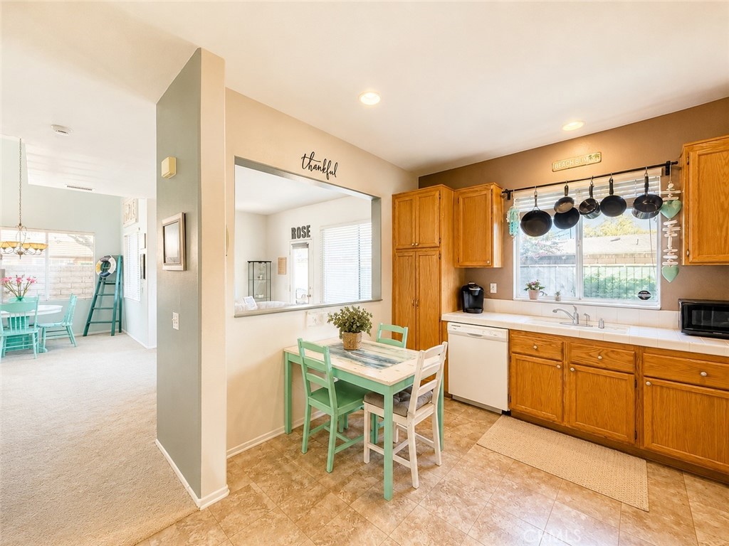 292 Edgemire Lane Simi Valley, CA 93065 - Photo 19 of 45