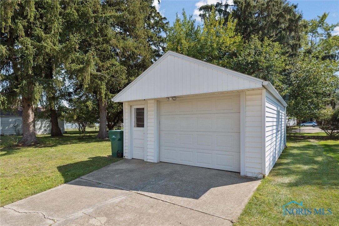 421 Eagle Point Road Rossford, OH 43460 - Photo 25 of 30 Gallery Image 25