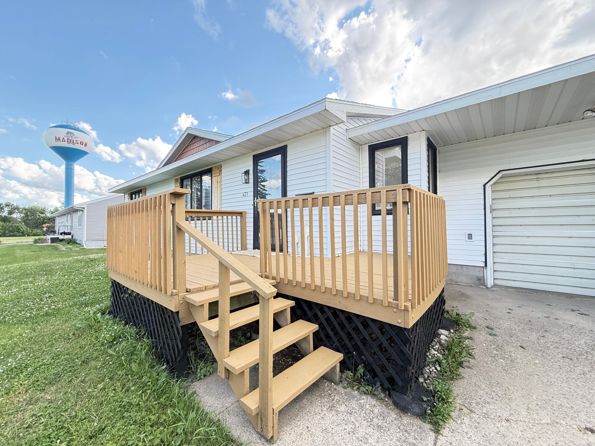 421 9th Avenue Madison, MN 56256 - Photo 1 of 65