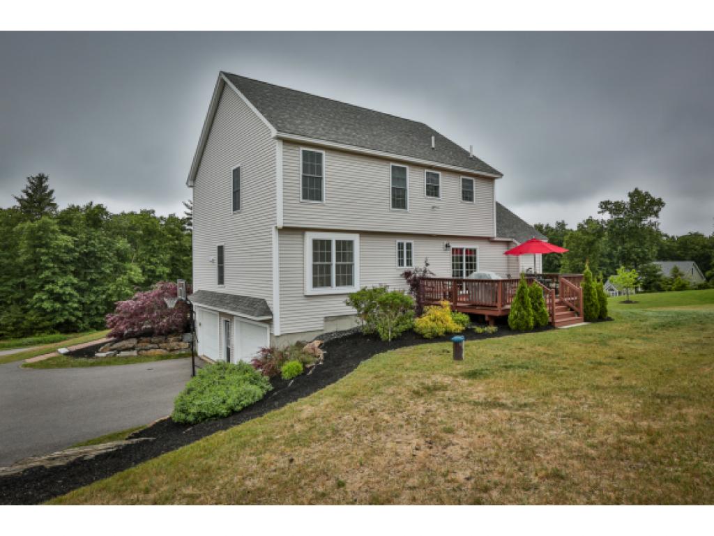 4 Taylor Farm Road Windham, NH 03087 - Photo 3 of 31