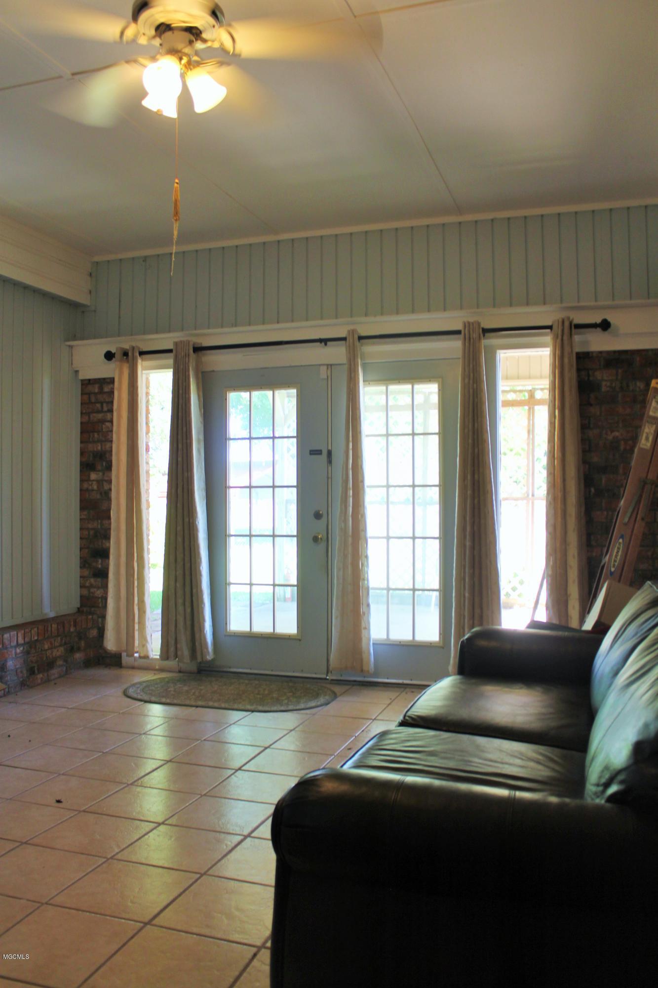 1057 Route 5 Road Lucedale, MS 39452 - Photo 5 of 34 Sunroom
