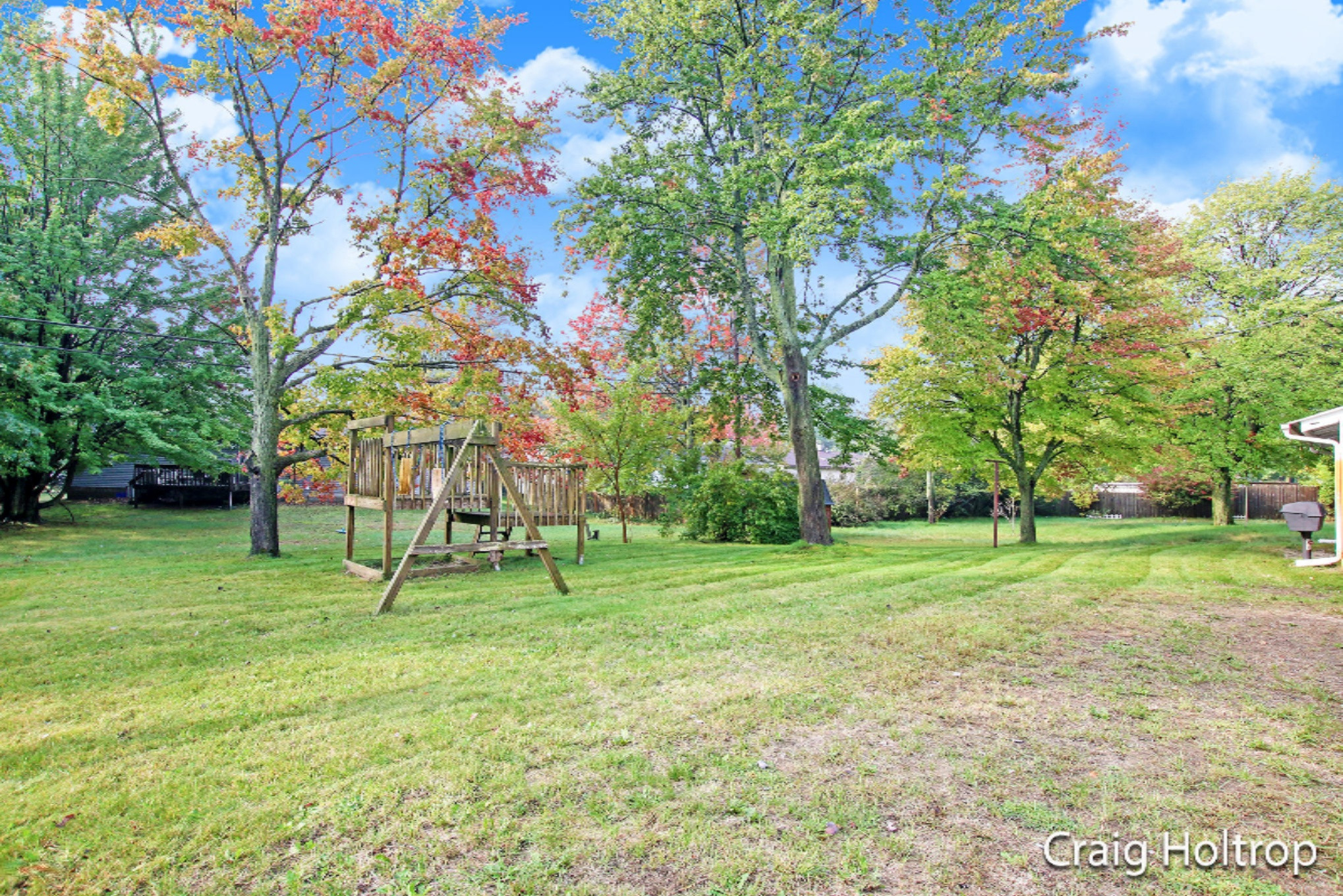 1047 Woodside Road Muskegon, MI 49441 - Photo 3 of 24 IMG_2824