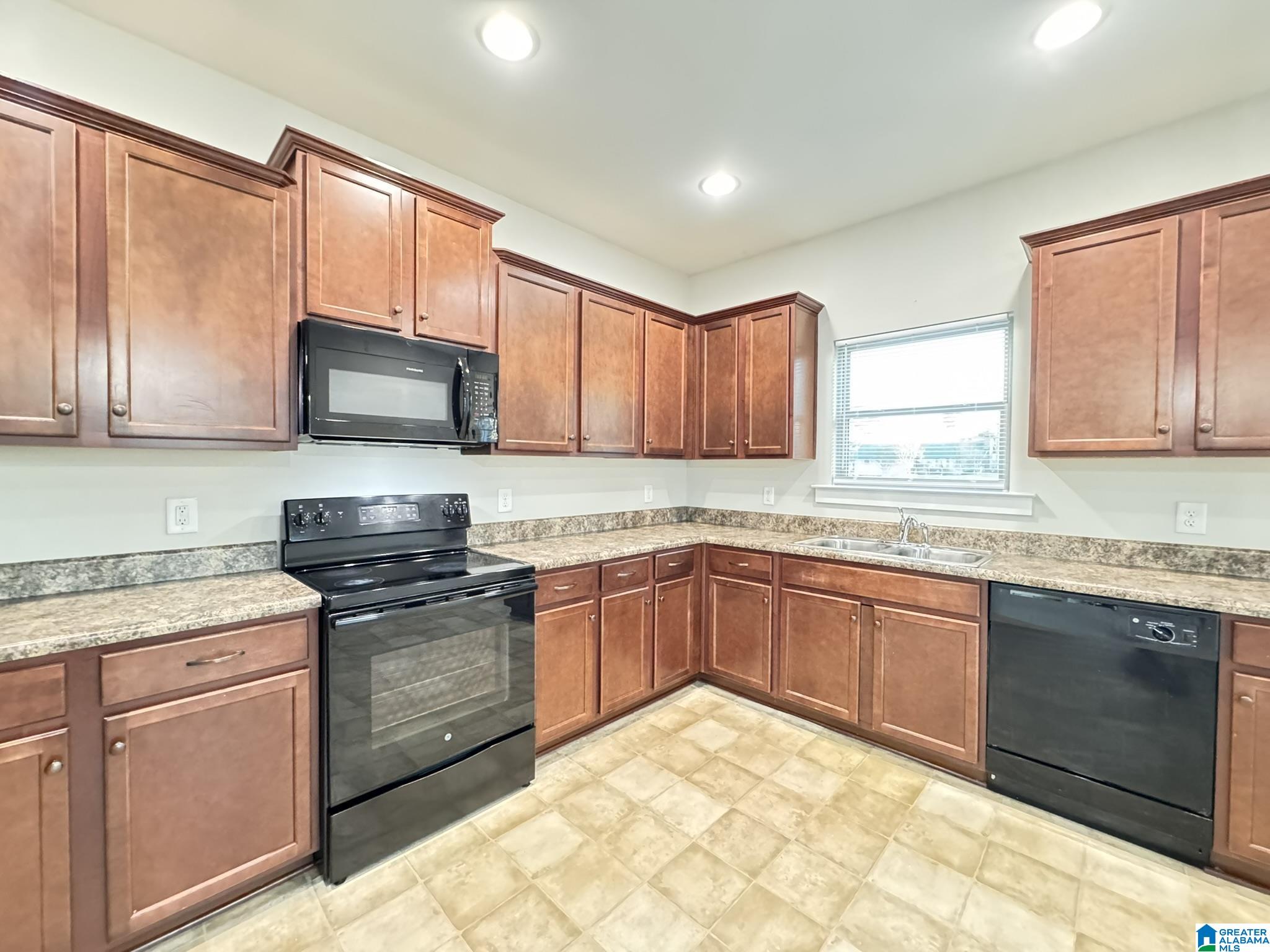 1033 9th Street Pleasant Grove, AL 35127 - Photo 7 of 19