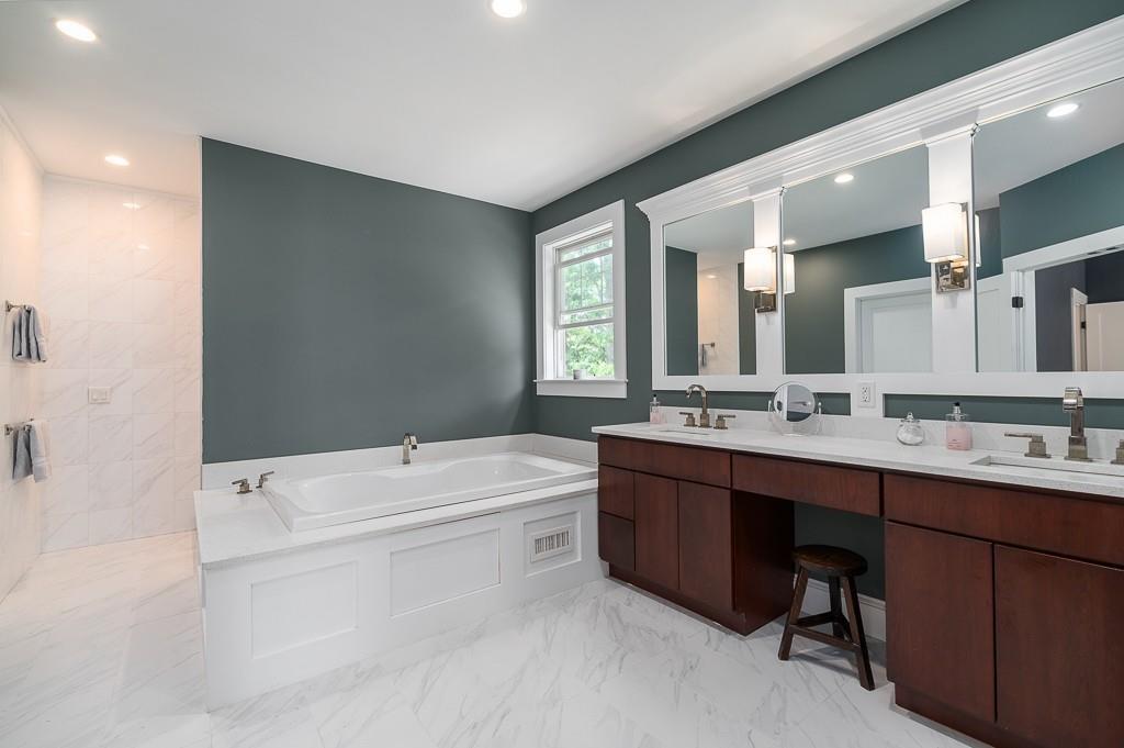 26 Ledgewood Road Manchester, MA 01944 - Photo 18 of 35 Gallery Image 18