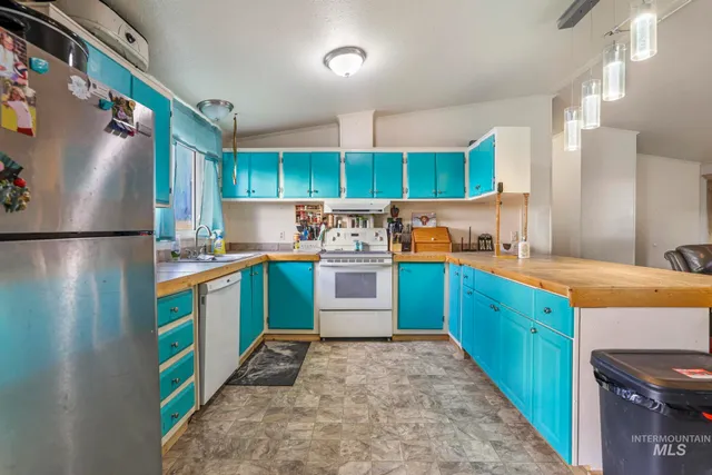 $340,000 | 89 South 860 Road West, Paul, ID 83347