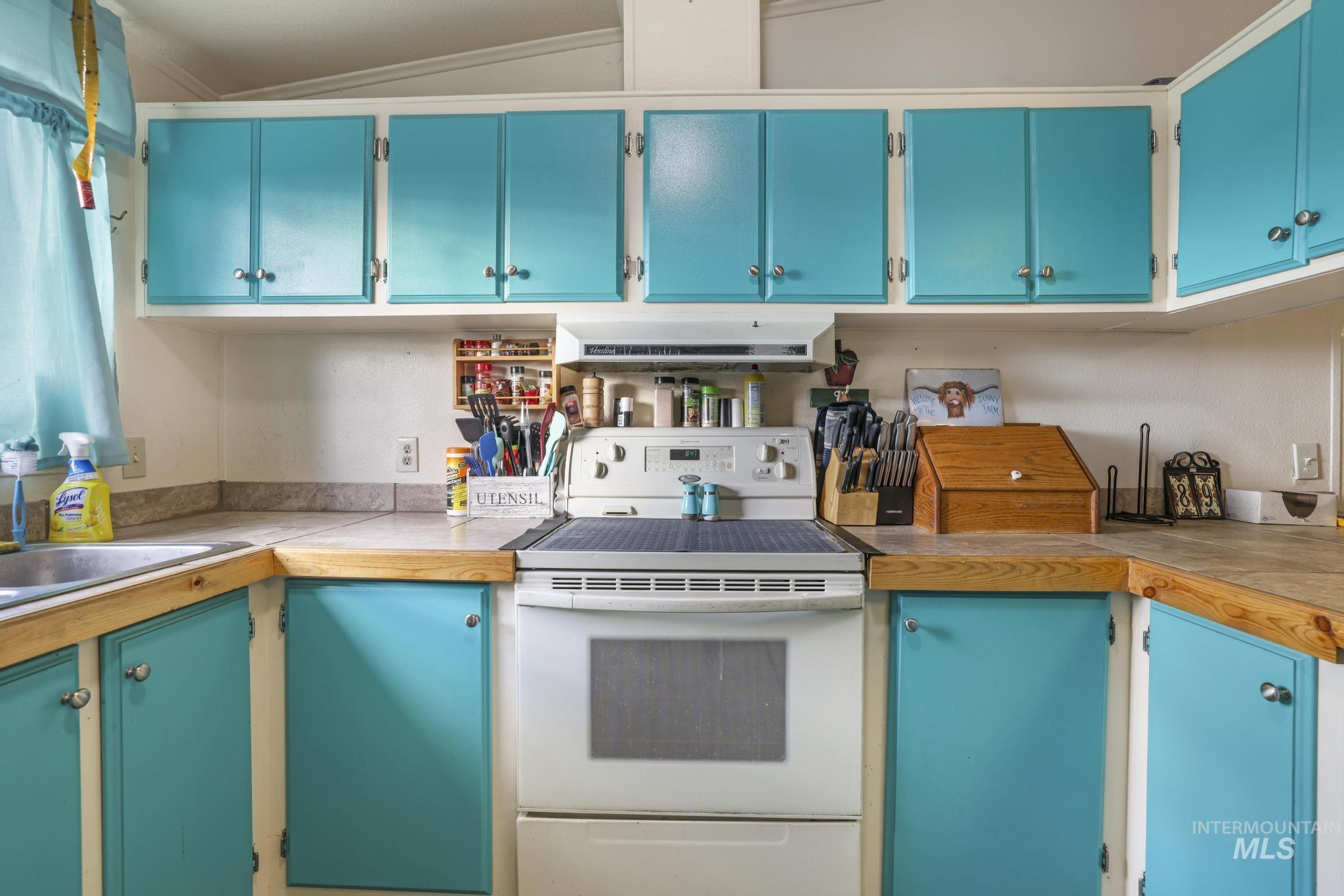 89 South 860 Road West Paul, ID 83347 - Photo 10 of 36