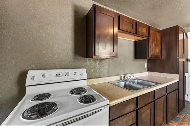 $429,000 | 1115 East 41st Street, Kansas City, MO 64110