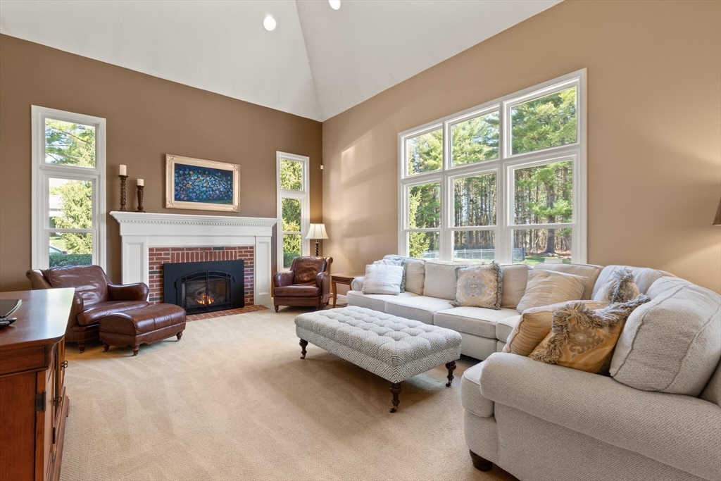 20 Comstock Drive Wrentham, MA 02093 - Photo 12 of 42