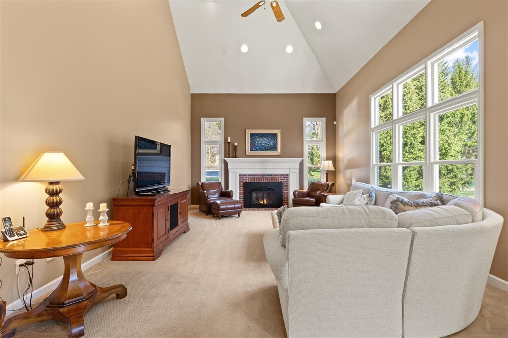 20 Comstock Drive Wrentham, MA 02093 - Photo 13 of 42