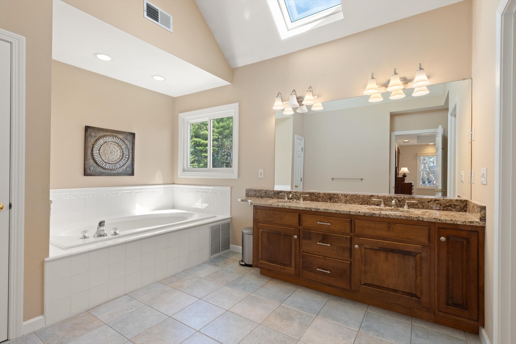 20 Comstock Drive Wrentham, MA 02093 - Photo 25 of 42