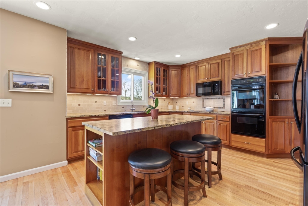 20 Comstock Drive Wrentham, MA 02093 - Photo 8 of 42