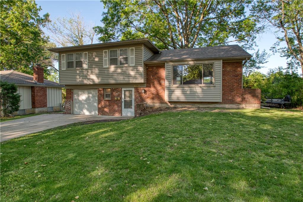 9200 Reeder Drive Overland Park, KS 66214 - Photo 2 of 37