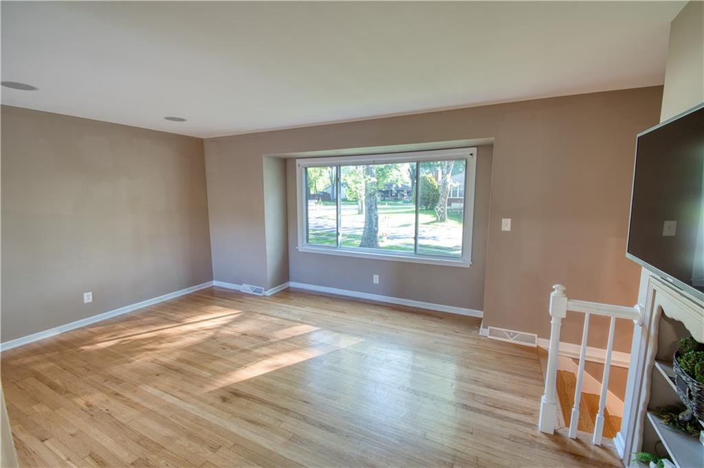 9200 Reeder Drive Overland Park, KS 66214 - Photo 9 of 37