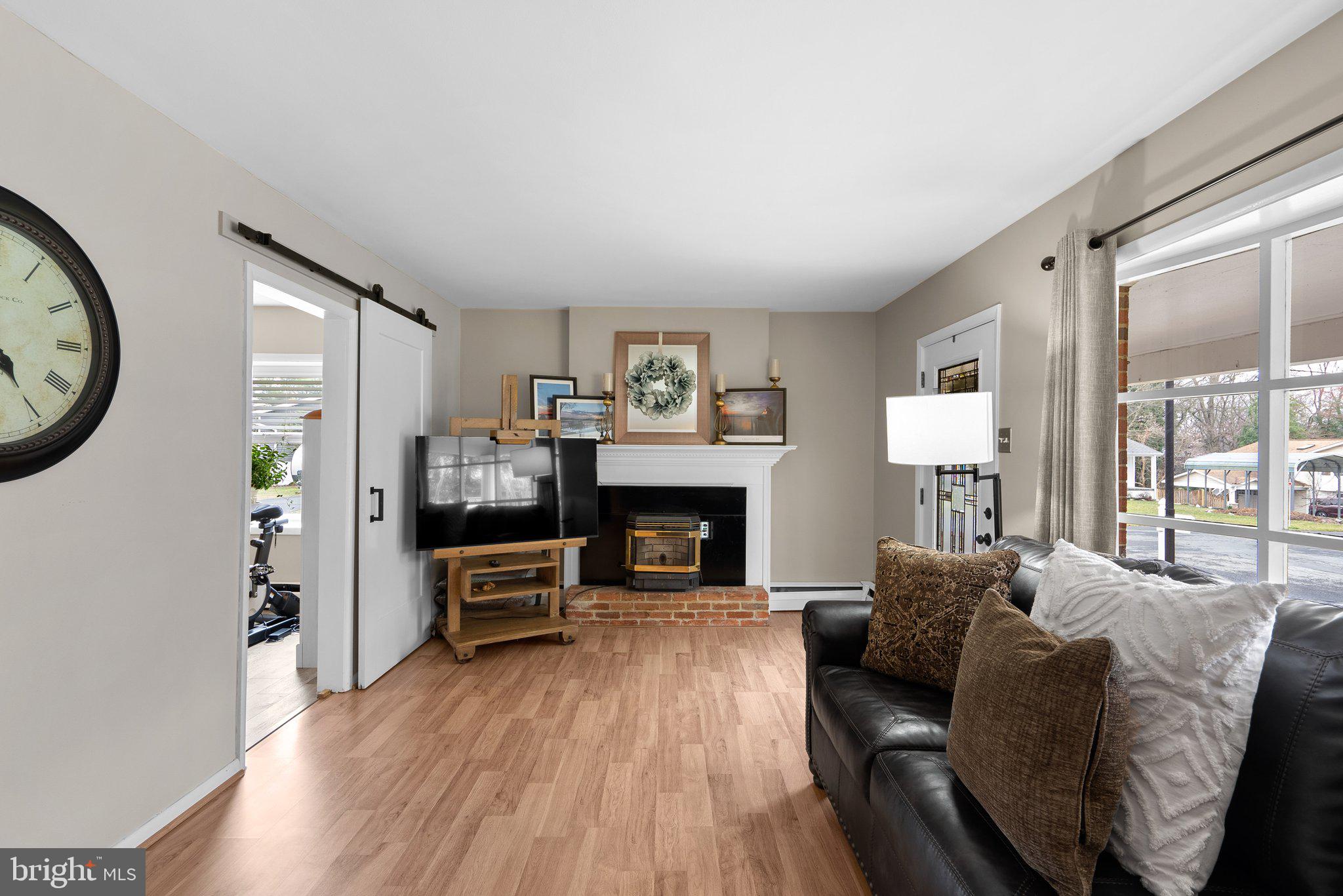 3065 Centre Road Riva, MD 21140 - Photo 6 of 44 Living Room