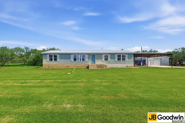 $525,000 | 152 East County Road 304, Jourdanton, TX 78026