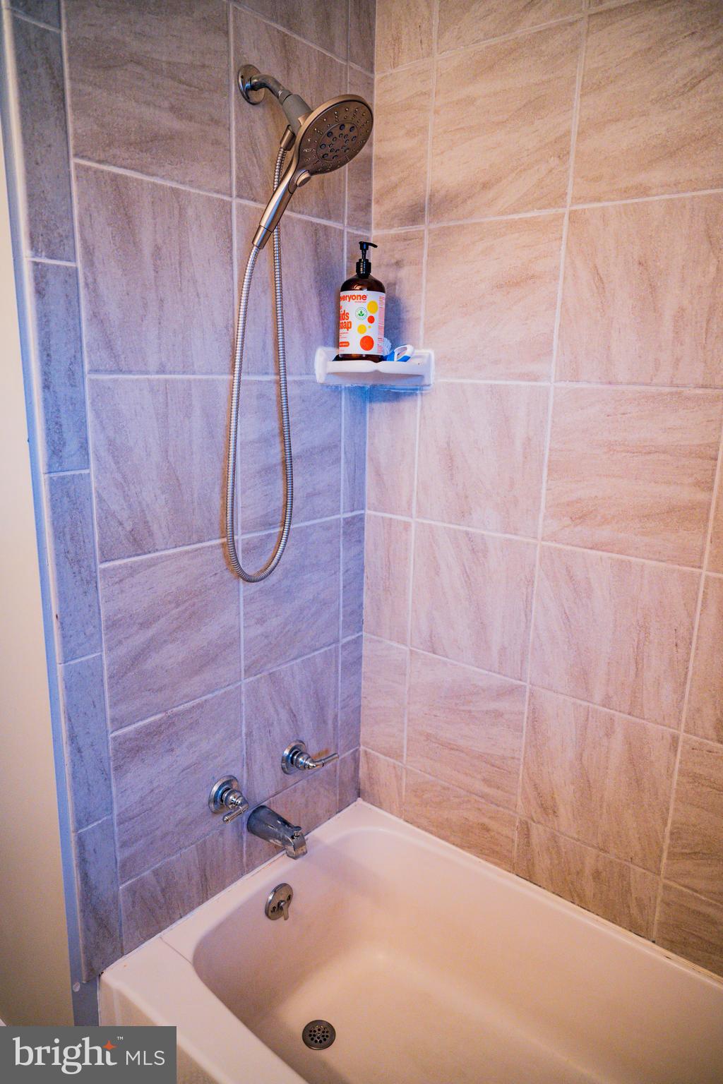 25 Mahoney Road Pennsville, NJ 08070 - Photo 14 of 25 Tile Shower